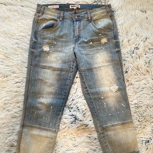 Dollhouse Relaxed Crop Jeans